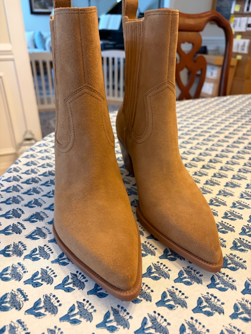 Dolce Vita Suede Western Style Light Brown Ankle Boots Size 7.5 New Condition - Picture 3 of 9